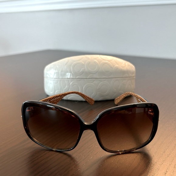 Excellent Condition Coach Sunglasses - Picture 2 of 4